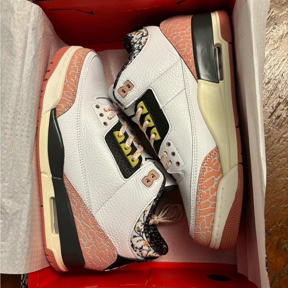 Air Jordan 3 - Size 8.5